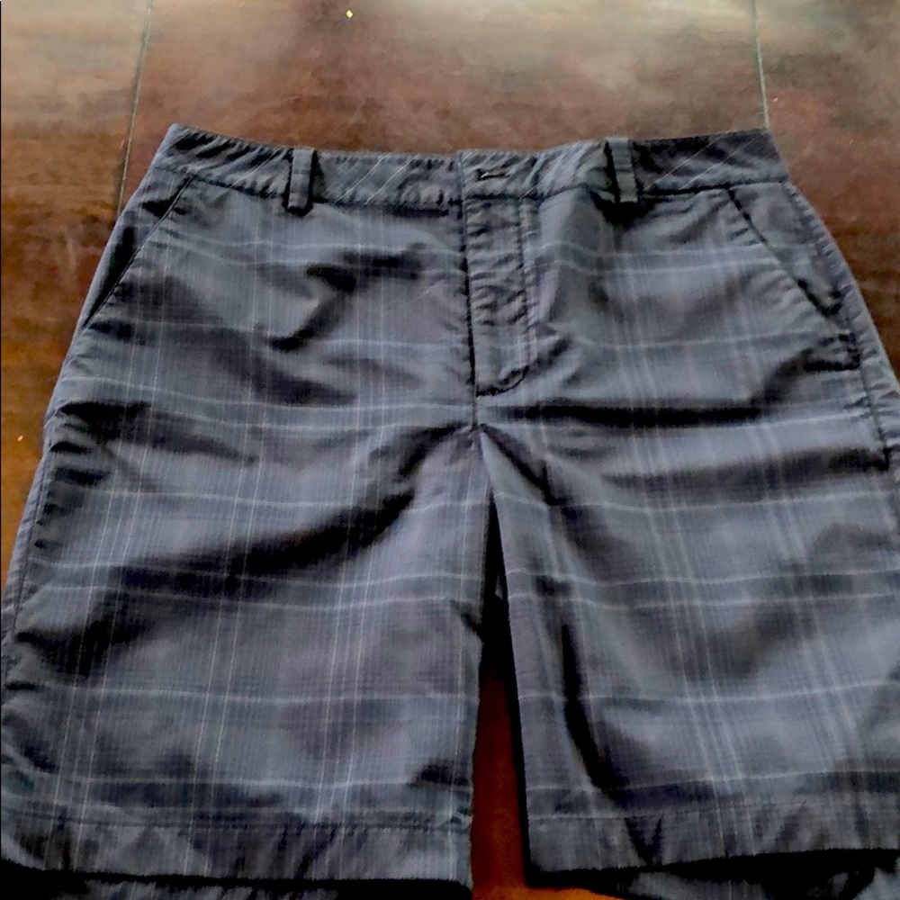 Under armor 34 x 9 golf shorts